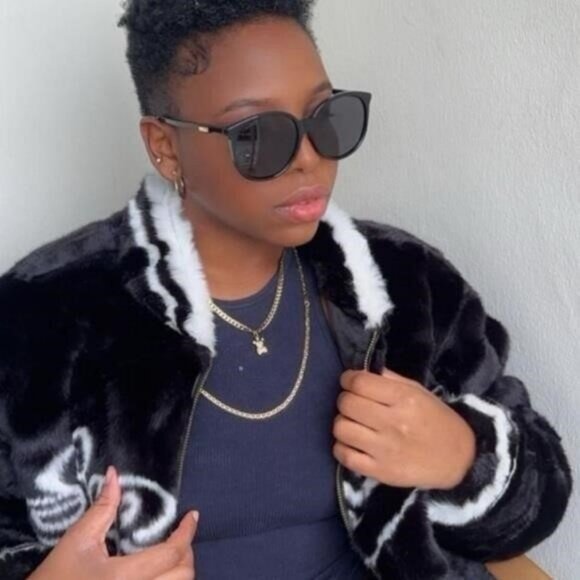 Authentic GUCCI WOMENS ROUND/OVAL SHINY BLACK FASHION DESIGNER EYEWEAR - Picture 11 of 13